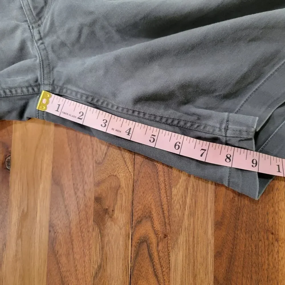 The North Face Gray Shorts Size 32